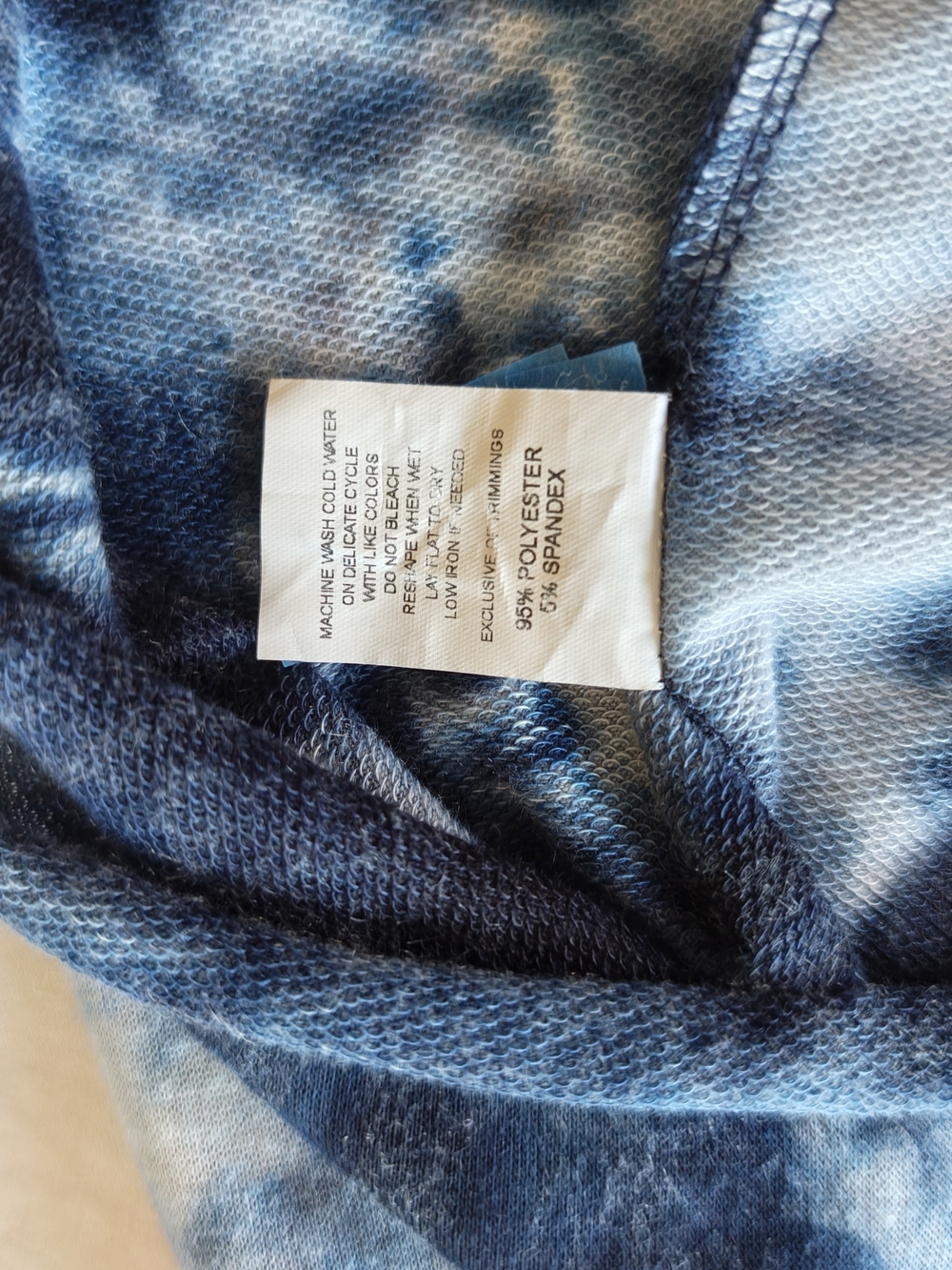 Tie-Dye V-Neck Crop Top in Navy by Ann Taylor - Picture 3 of 8